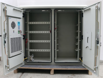 Dwukomorowa zewnętrzna szafka ścienna 24U, zewnętrzna obudowa telekomunikacyjna z wymiennikiem ciepła