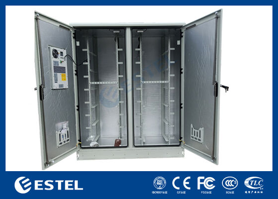 IP65 42U Dwuosprzęgowa kabina elektryczna zewnętrzna RAL7035, 1,5 mm stalowa ocynkowana i konstrukcja ze stali nierdzewnej SUS316 dla zwiększonej trwałości i ochrony