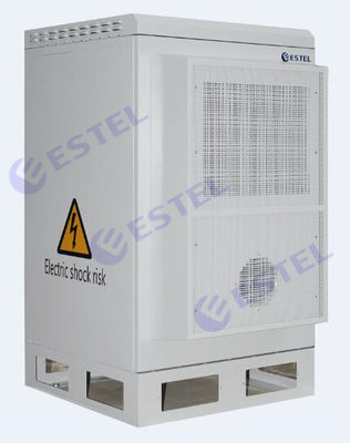 Stalowa zewnętrzna szafka ścienna do montażu na słupie Obudowa typu baterii z chłodzeniem wymiennika ciepła