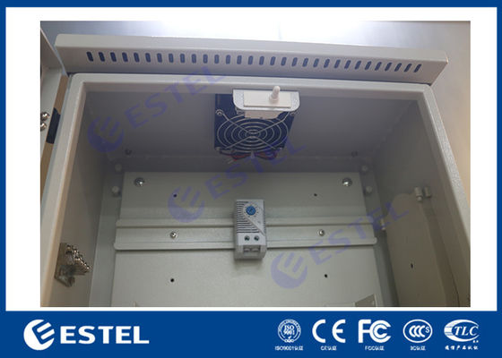 Wyposażone na ścianie, na biegunach, obudowa sterowania ruchem drogowym IP55 z tylną płytką i szybą